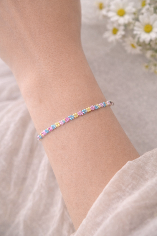 The Daisy Chain Bracelet